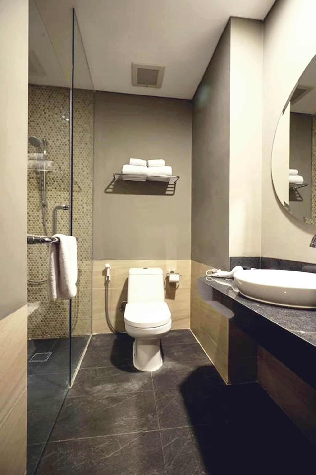 Liberty Hotel Thamrin Джакарта Экстерьер фото