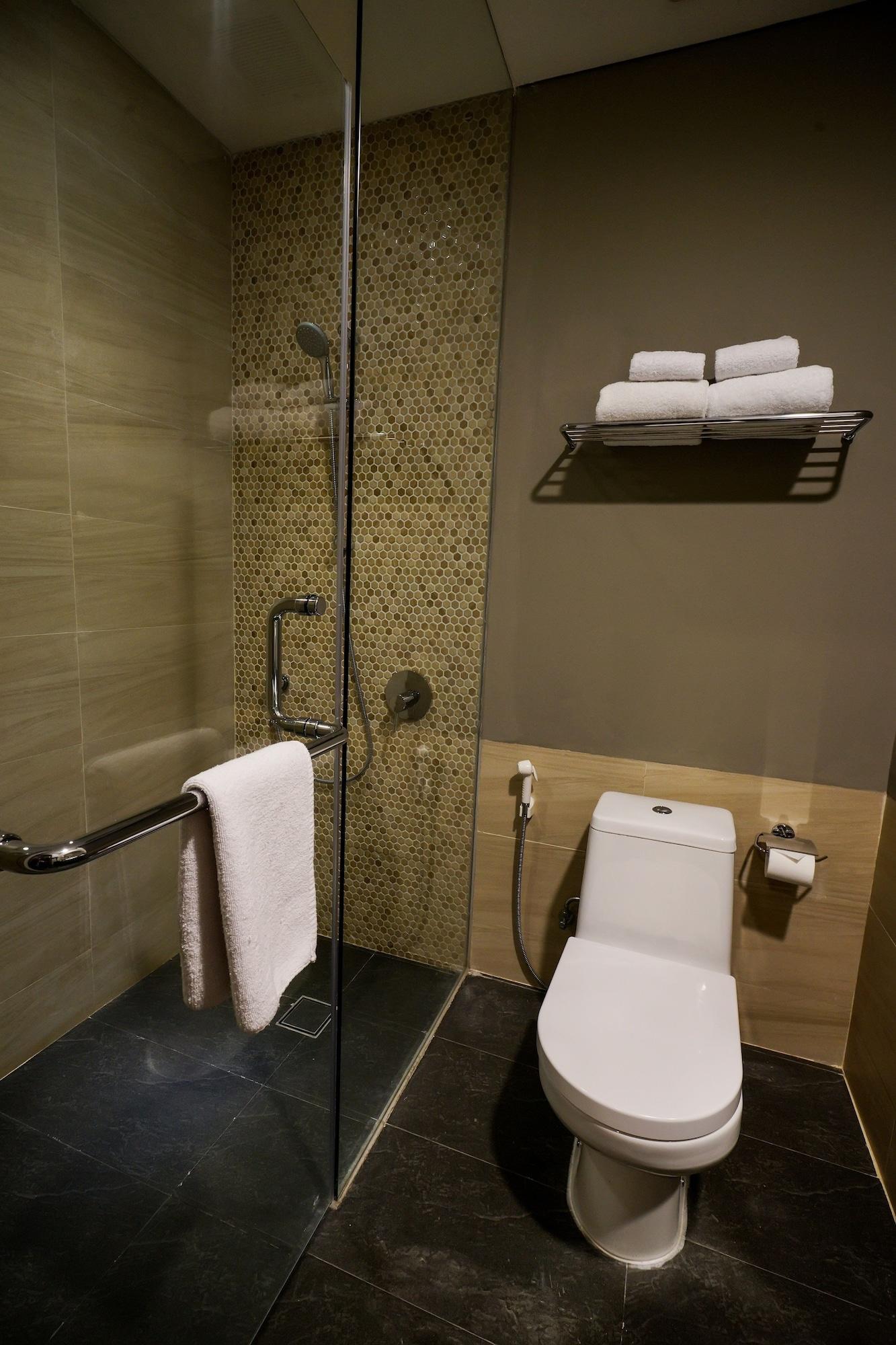 Liberty Hotel Thamrin Джакарта Экстерьер фото