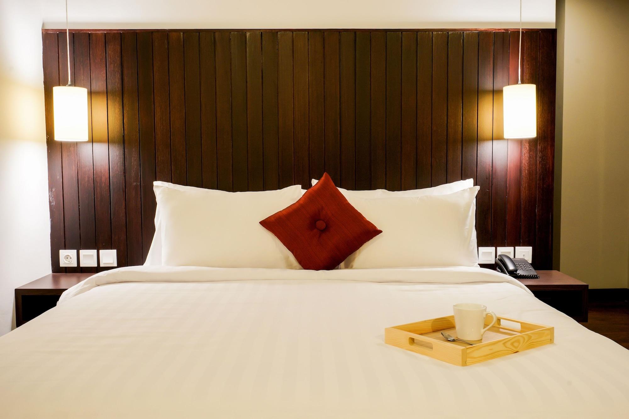 Liberty Hotel Thamrin Джакарта Экстерьер фото