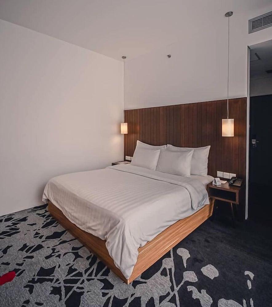 Liberty Hotel Thamrin Джакарта Экстерьер фото