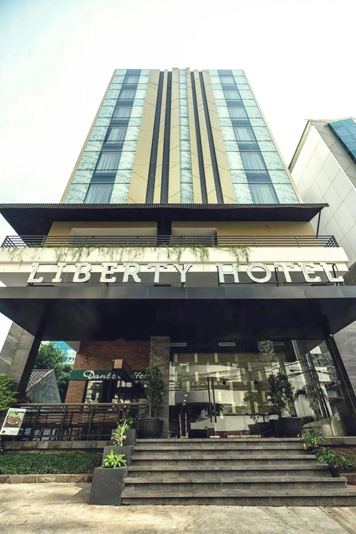 Liberty Hotel Thamrin Джакарта Экстерьер фото