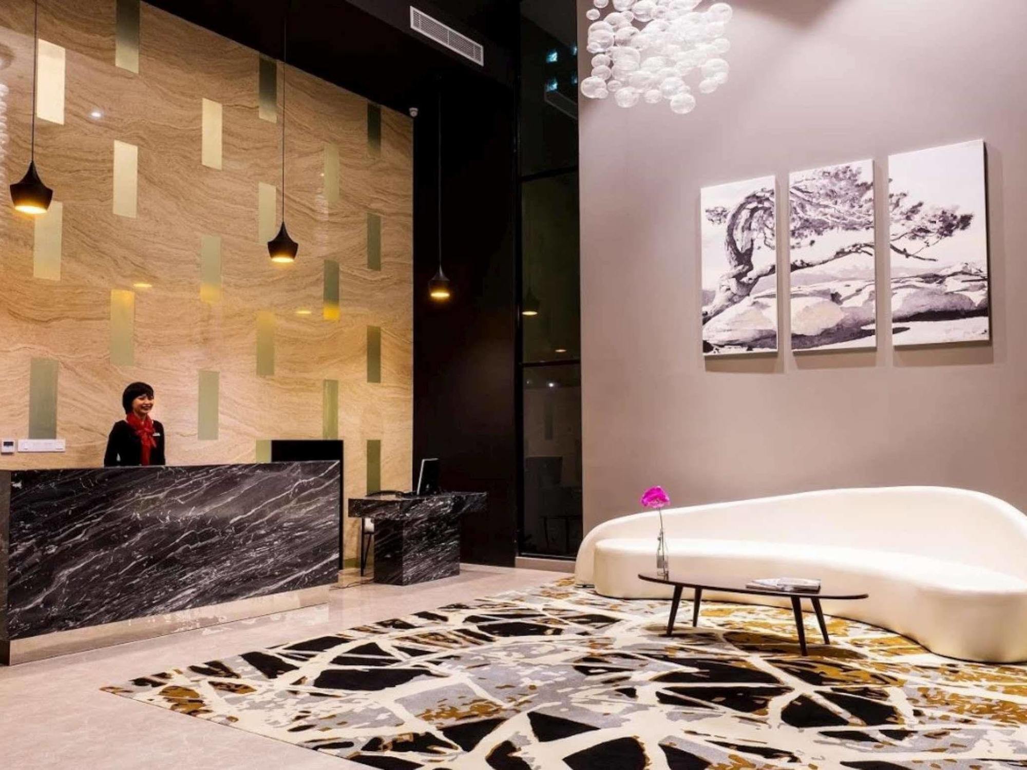 Liberty Hotel Thamrin Джакарта Экстерьер фото