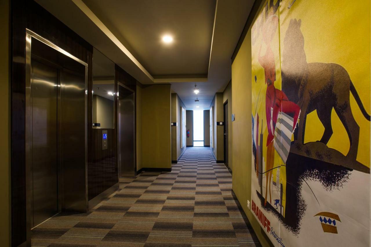 Liberty Hotel Thamrin Джакарта Экстерьер фото