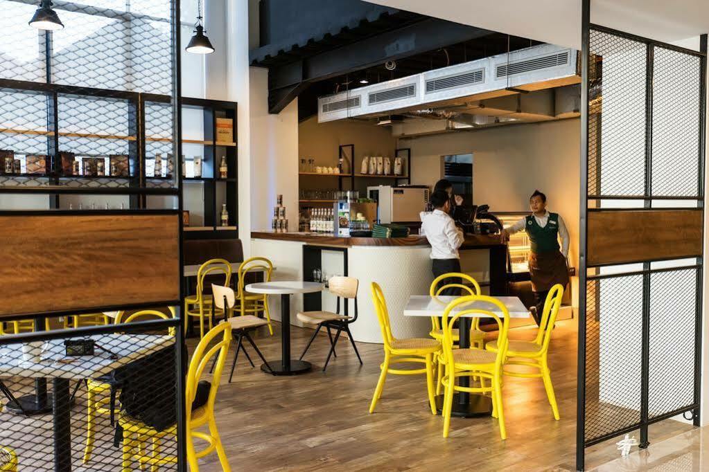 Liberty Hotel Thamrin Джакарта Экстерьер фото
